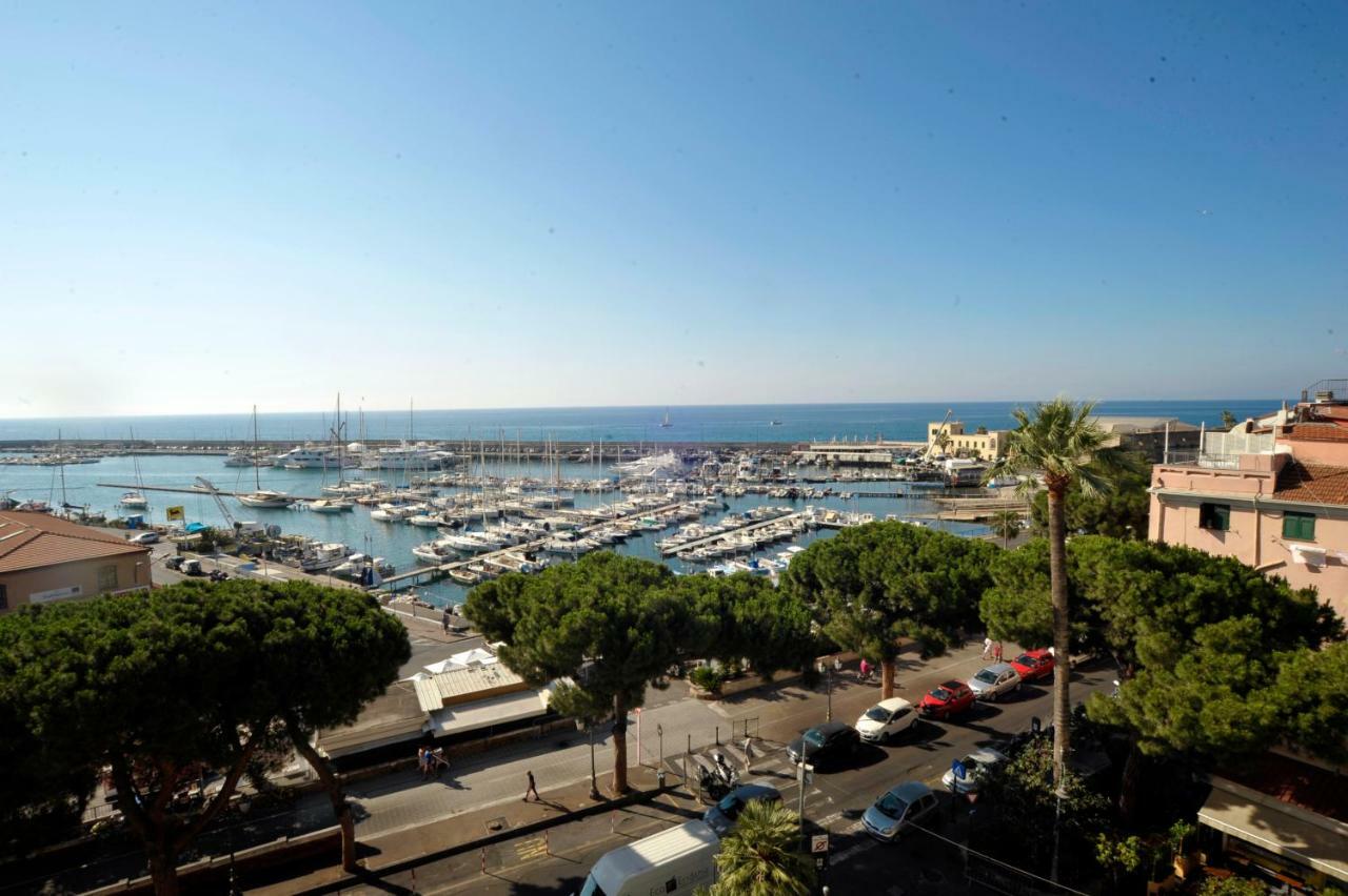 Maison Du Port Vieux Apartment Сан Ремо Екстериор снимка