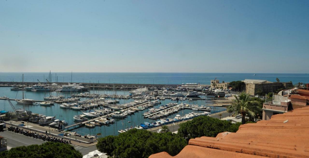 Maison Du Port Vieux Apartment Сан Ремо Екстериор снимка
