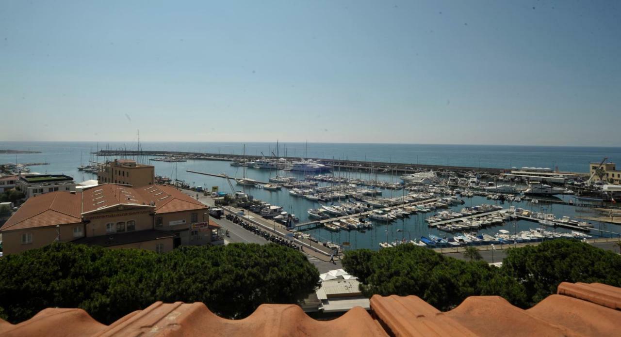 Maison Du Port Vieux Apartment Сан Ремо Екстериор снимка