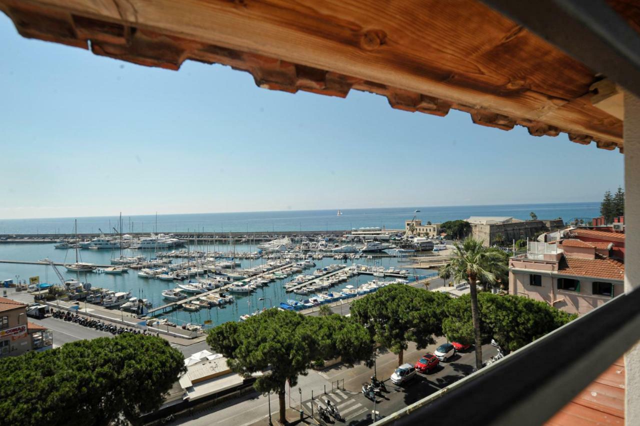 Maison Du Port Vieux Apartment Сан Ремо Екстериор снимка
